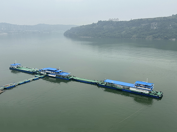 6566f4d4259fc.jpg 忠縣分公司紅星客運(yùn)碼頭完成躉船維護(hù)保養(yǎng)工程.jpg