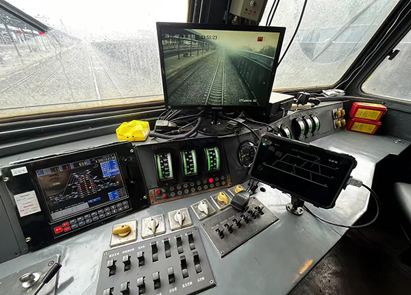 67b528462005b.jpg SAS.jpg