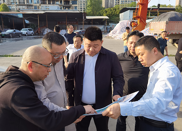 67f8ccc4668ce.jpg 冉君調(diào)研1.jpg